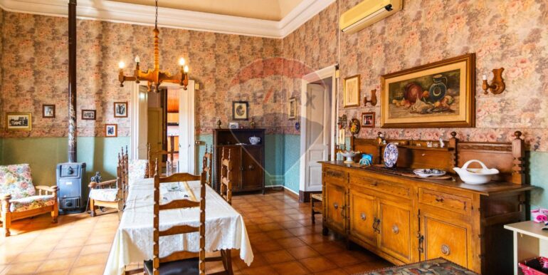 20251209120609-1008015-6