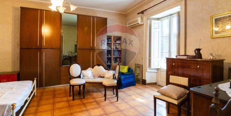 20251209120610-1008015-9