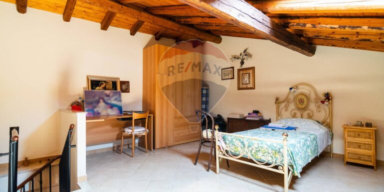 20251209120612-1008015-12