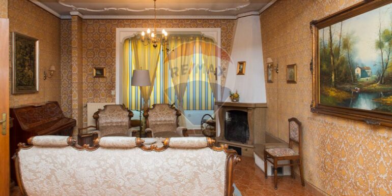 20251209145806-1008027-2