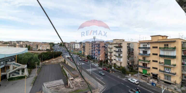 20251209195027-1008550-8