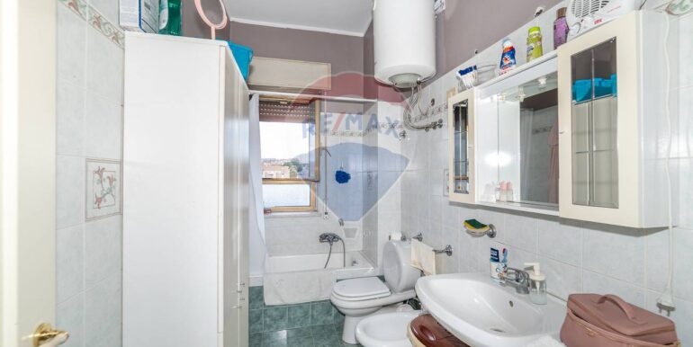 20251209195033-1008550-10