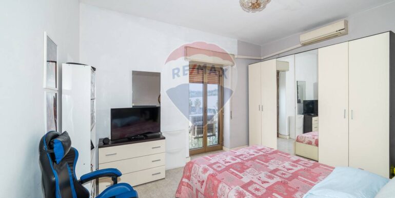 20251209195039-1008550-12