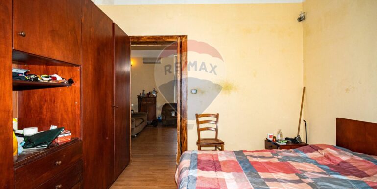 20251209212232-1008558-7