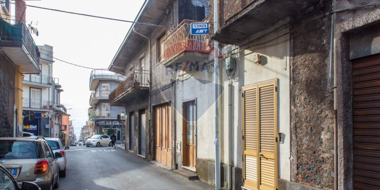 20251210120657-1004192-1