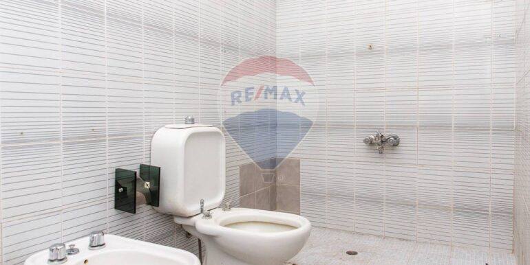 20251210120721-1004192-8