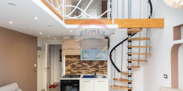 20251210120744-986689-18