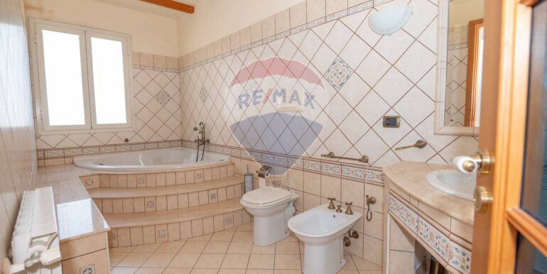 20251210173848-1008705-22