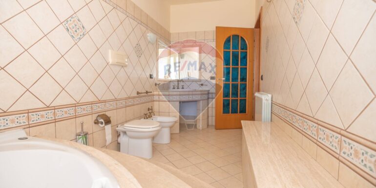 20251210173848-1008705-23