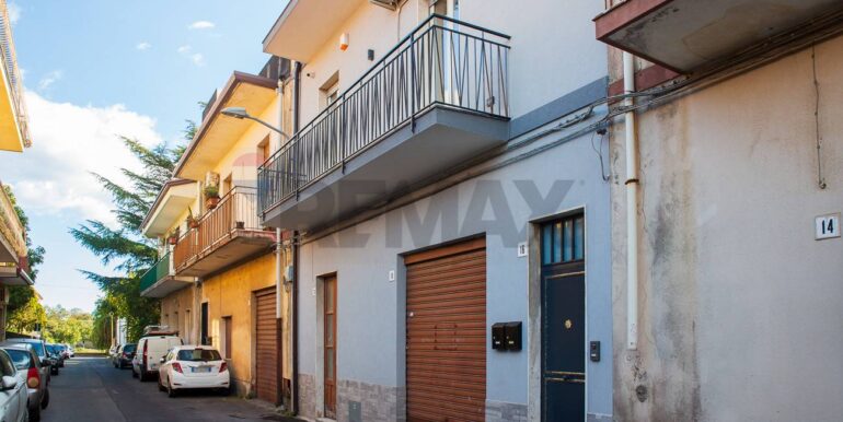 20251210180021-1008975-1