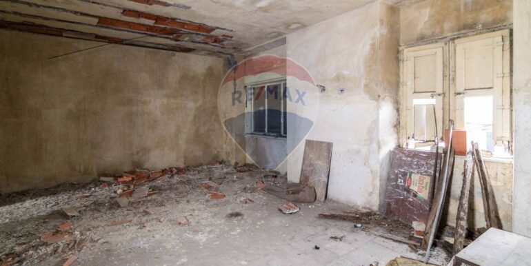 2025121084213-1008568-8