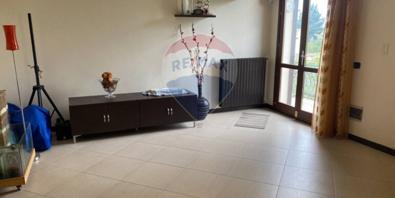 20251211172700-1010005-22