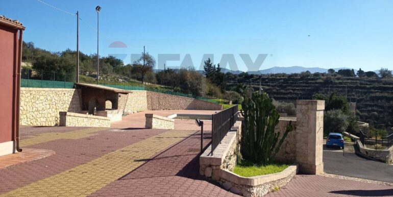 20251211174826-1010068-42