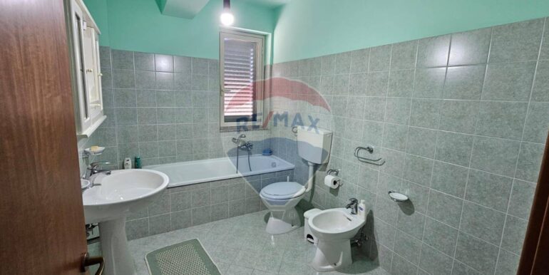 20251211194024-1003572-8