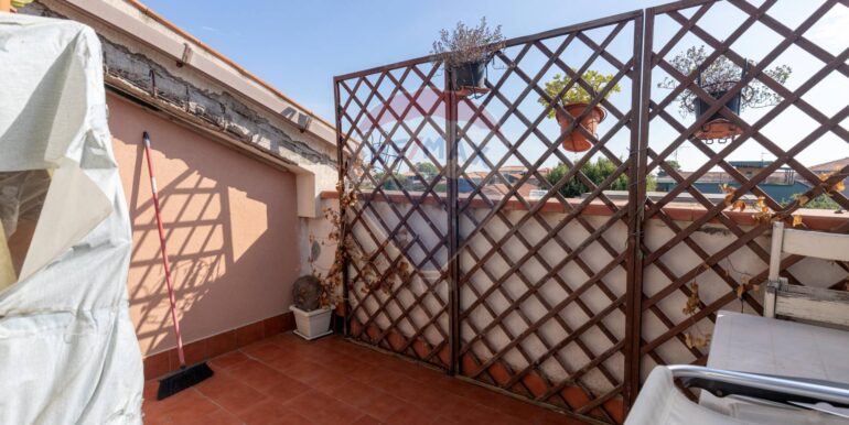 20251212151527-1010242-8