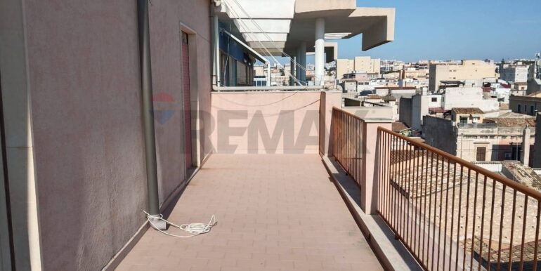 20251212174130-1008512-41