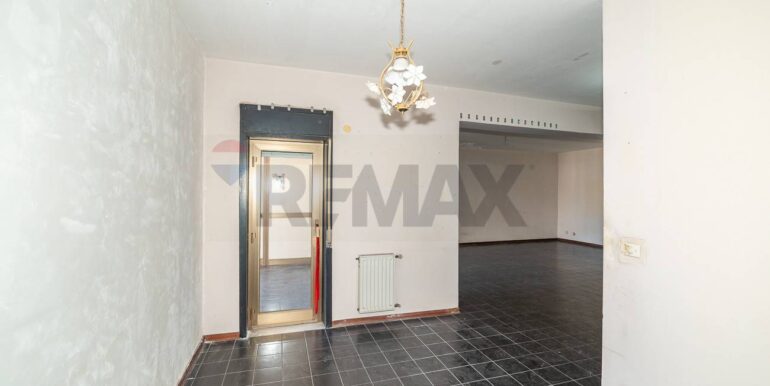 20251214185146-975587-12