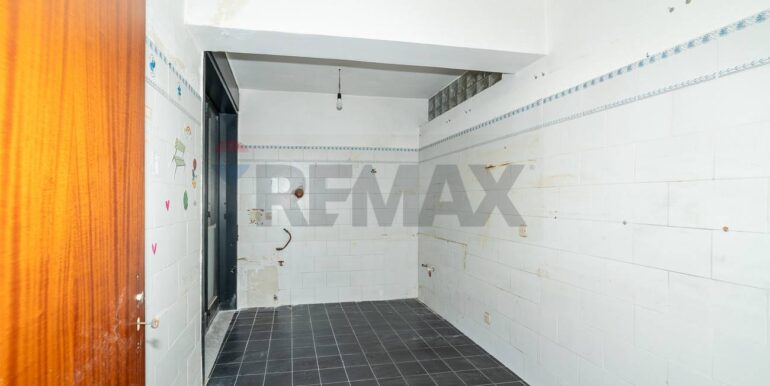 20251214185204-975587-17