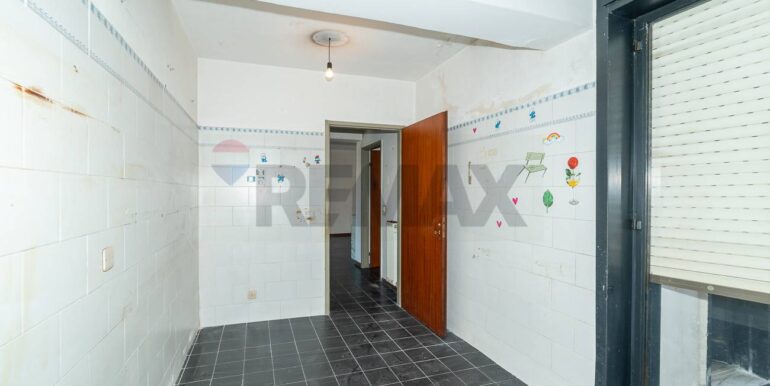 20251214185206-975587-18