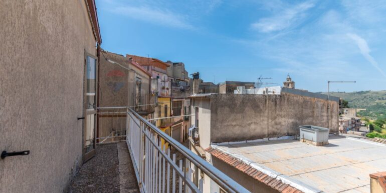 20251214192401-1010531-4