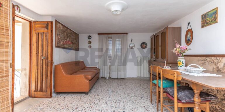 20251214192402-1010531-11