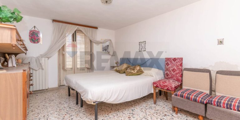 20251214192402-1010531-14