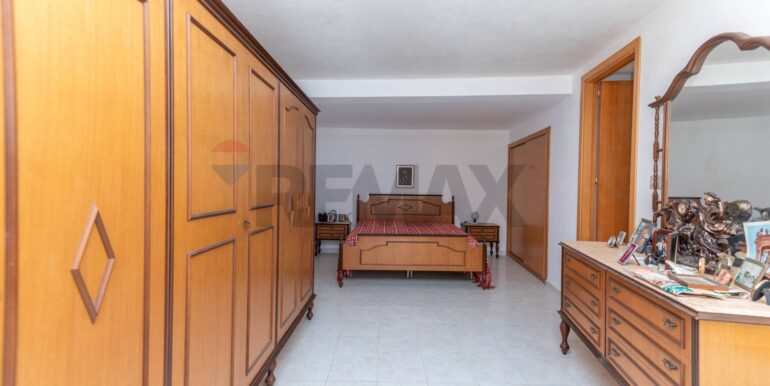 20251214192402-1010531-15