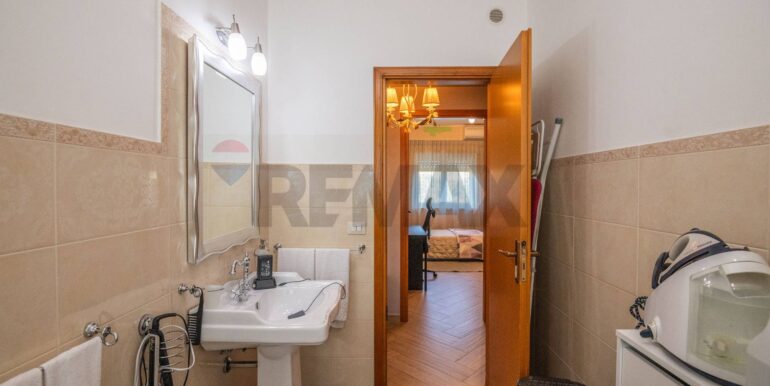 20251215104409-1010151-25