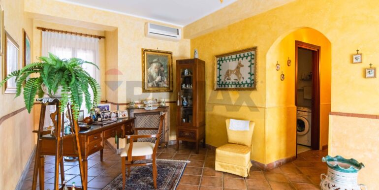 20251215105416-964785-12