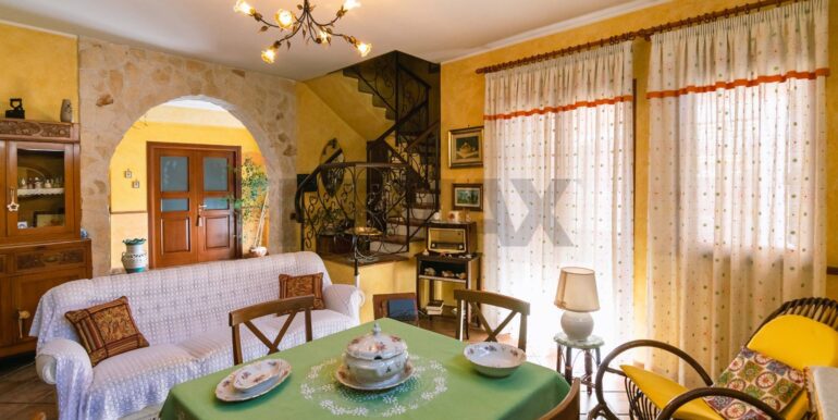 20251215105425-964785-15