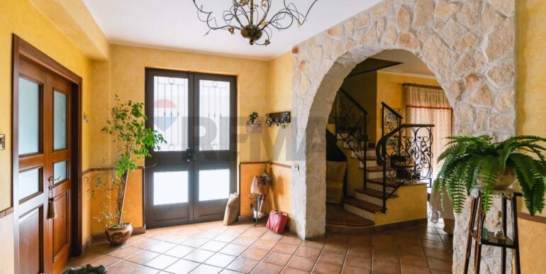 20251215105434-964785-18