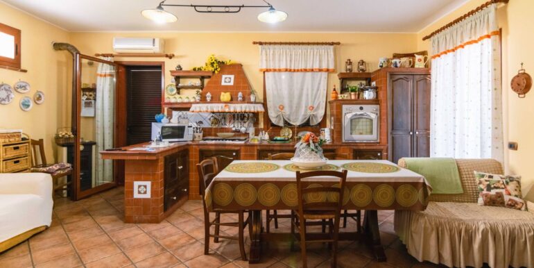 20251215105437-964785-19