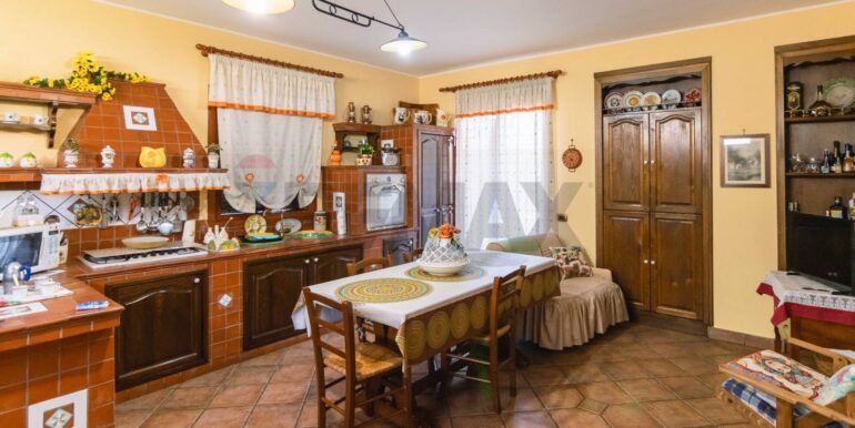 20251215105444-964785-21