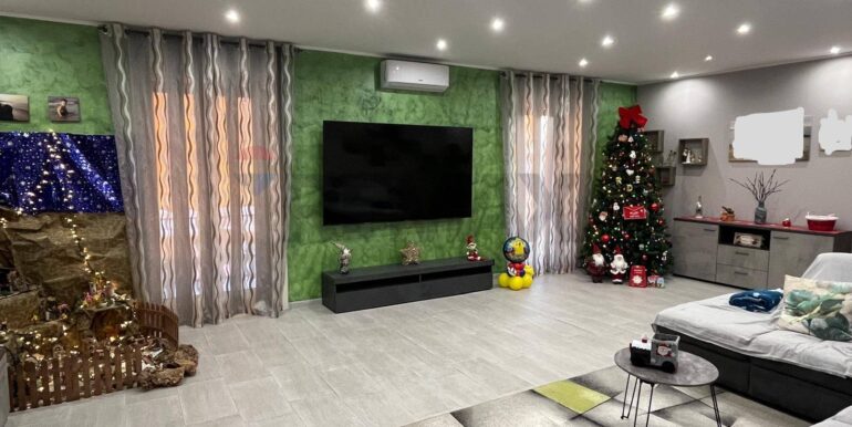 20251215115042-1010572-1