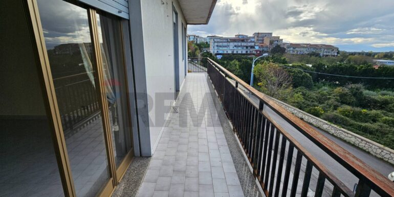 20251215203645-1010716-8