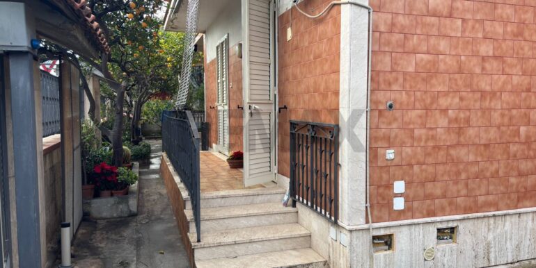 20251218124721-1010657-4