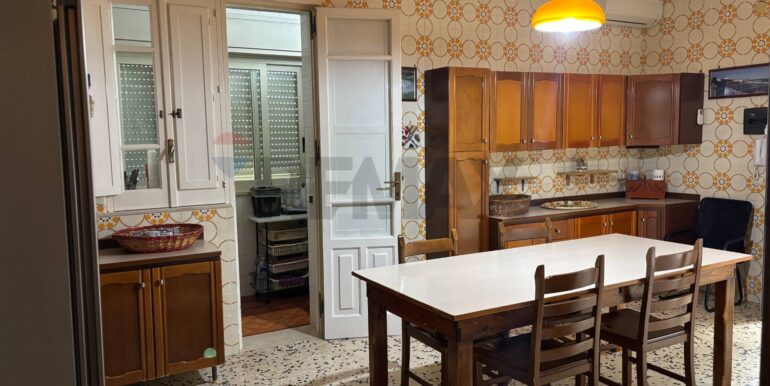 20251218124741-1010657-9