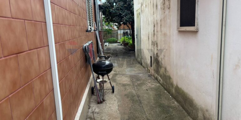 20251218124934-1010657-24