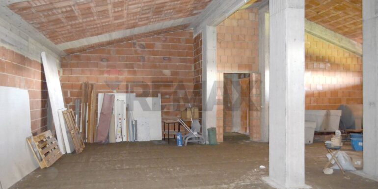 20251218172322-1011332-5