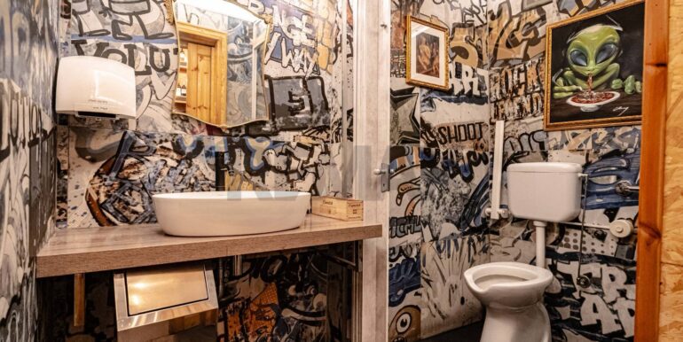 20251221181111-1011584-18