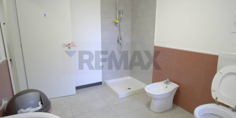 20251229175159-1012699-8