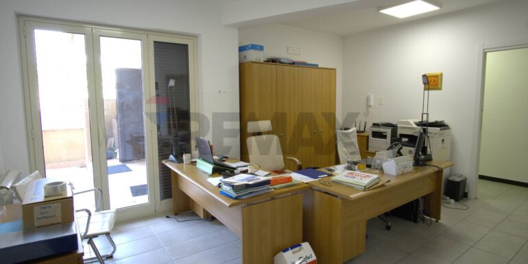 20251229175200-1012699-13