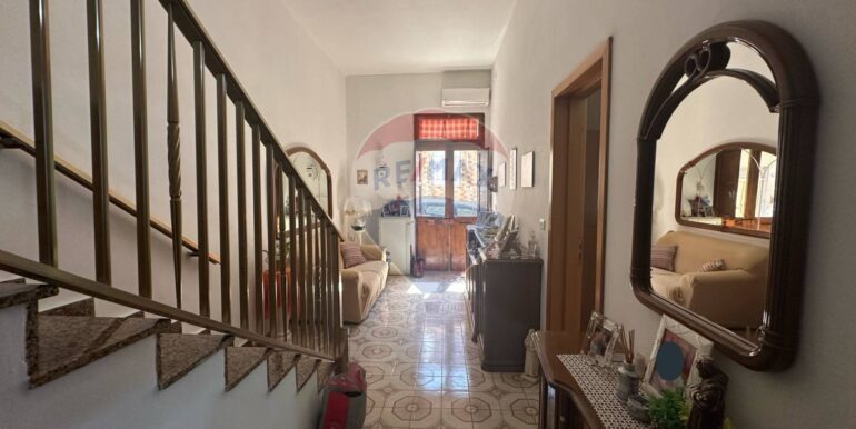 f0046178001742813942