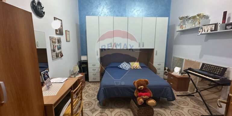 f0148031001742814611