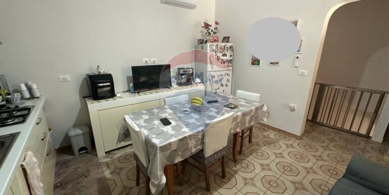 f0211420001742814998