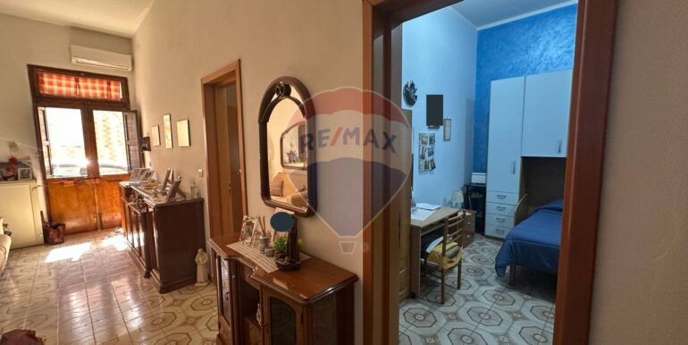 f0331192001742814015