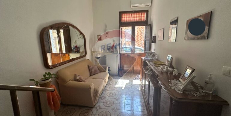 f0371656001742813890