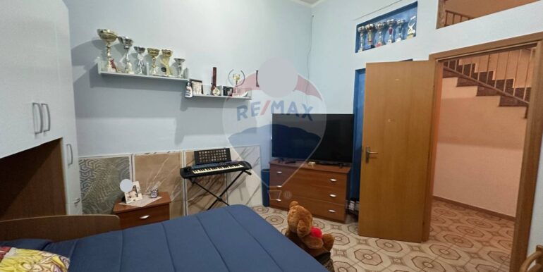 f0376623001742814691