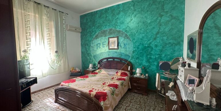 f0456907001742814190