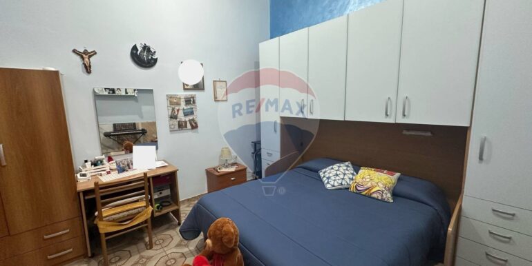 f0877793001742814767